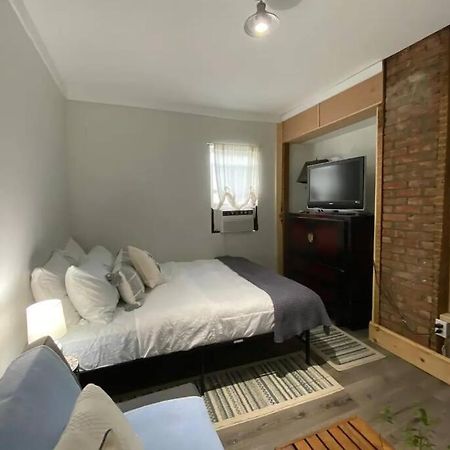 Studio Apt W Garden 킹스턴 외부 사진